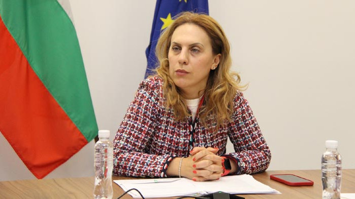 Вицепремиерът Марияна Николова: Работим усилено за по-добър летен туристически сезон 2021 г.